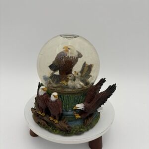 Bald Eagle Snow Globe USA Patriotic Music Globe